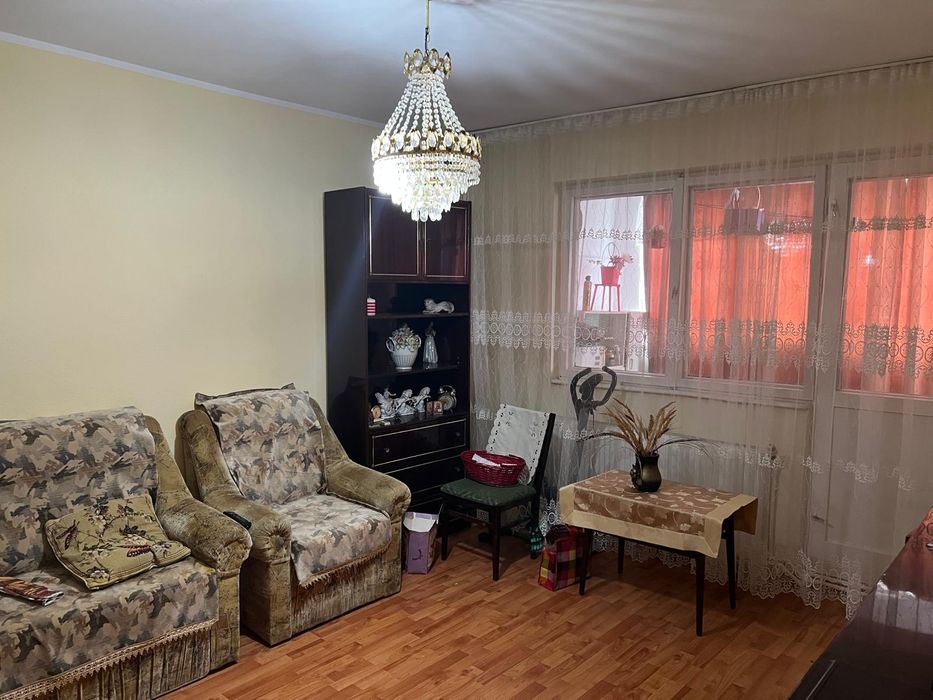 Apartament 3 camere, decomandat