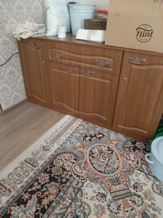 Буфет для посуды  в столовой