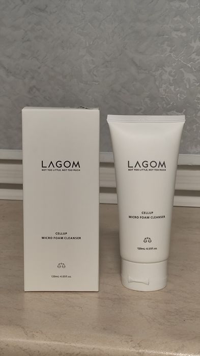 LAGOM Умывашка Cellup Micro Foam Cleanser