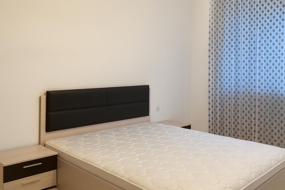 Дава се под наем Двустаен апартамент в Пловдив, Христо Смирненски - 70 кв.м за 357 € - Снимка #2