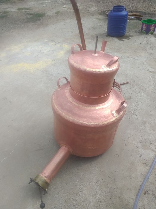 Vând cazan de țuică la 120 de  Litri  cu fundul de 4 mm