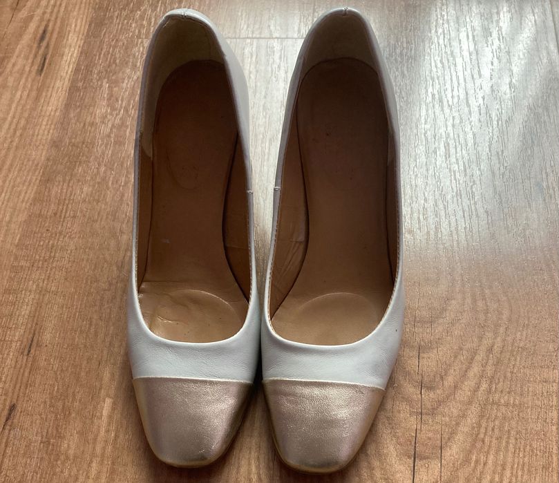 Дамски обувки със среден ток