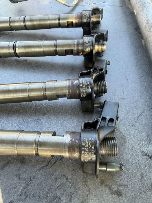 4x Injectoare audi a4 b8 2.0d 03L130277