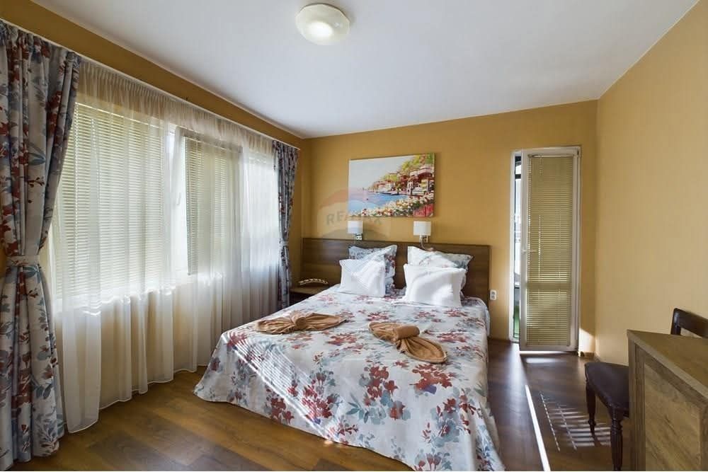 Продава се Многостаен апартамент в Варна, Център - 135 кв.м за 2667 €/кв.м - Снимка #3