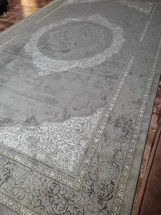 Ковер новый шелковый