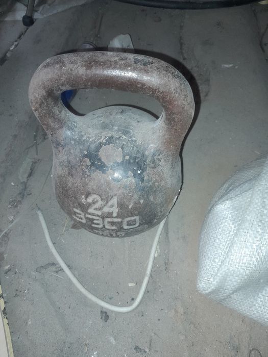 Продам гири 24 и 16 кг