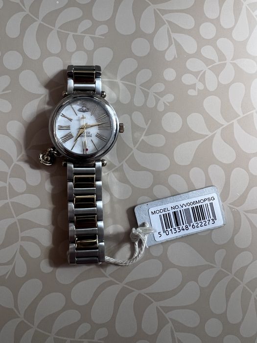 Ceas Vivienne Westwood nou cu eticheta