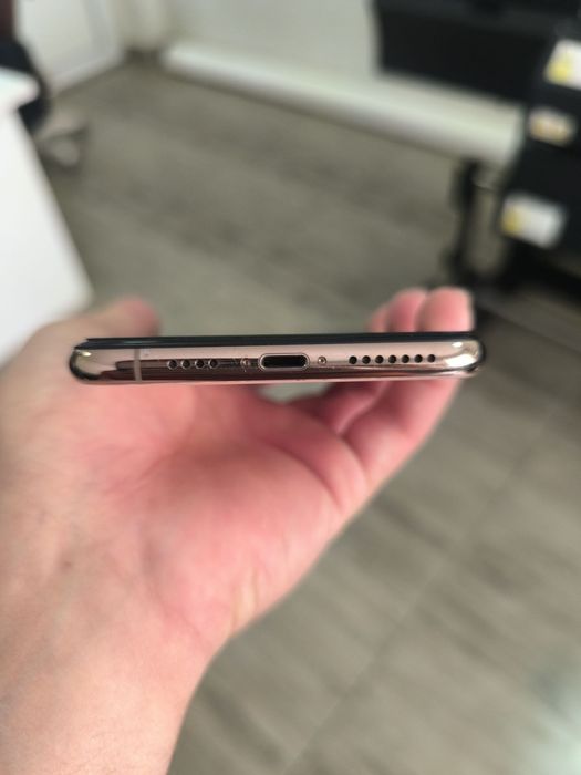 Iphone xs max ..