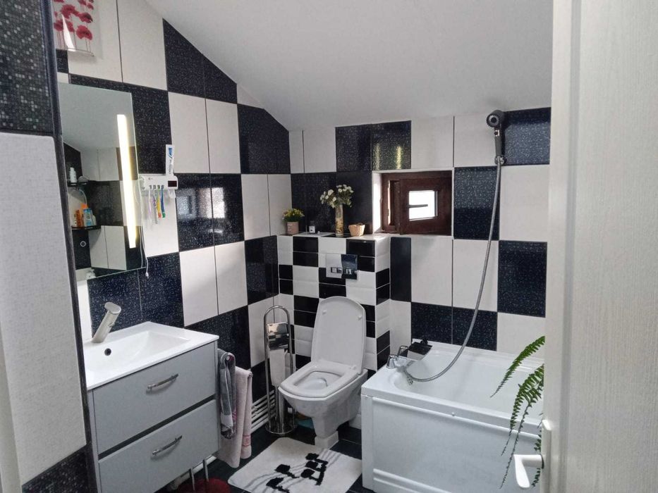 Vând casă la 2 km de Târgoviște