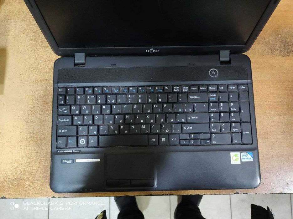 Ноутбук Fujitsu-Siemins    i5