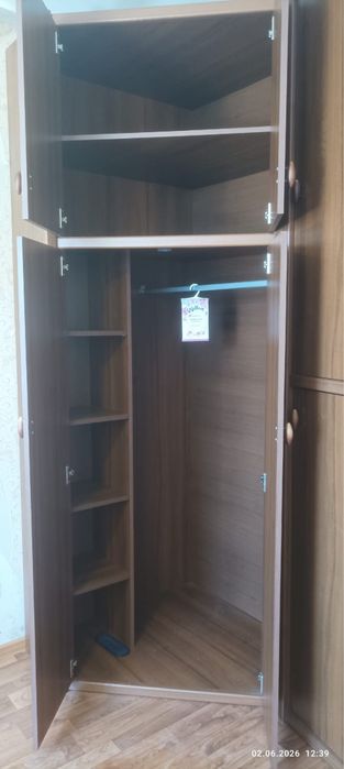 Угловой шкаф в отличном состоянии