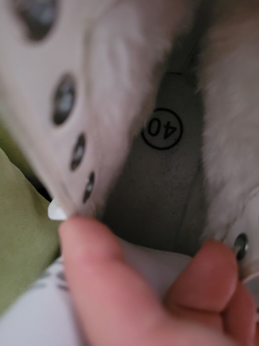 Продам новые коньки