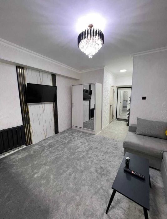 Юнусабад2, 1в2/1/4 Продаётся кирпичный квартира