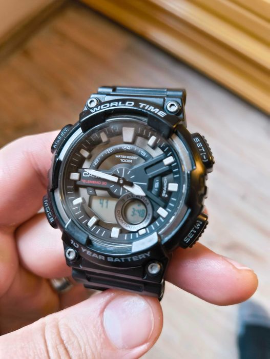 Часовник Casio AEQ-110W-1AVEF