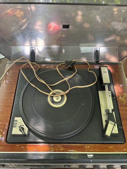 Продам проигравательна винилах