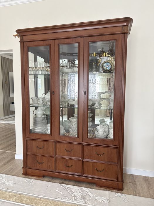 Стол и стулья, качественные