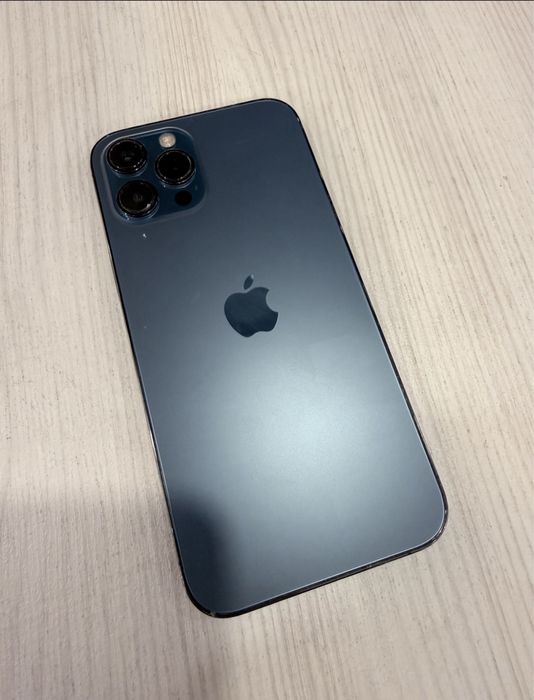 Продам Iphone 12 pro