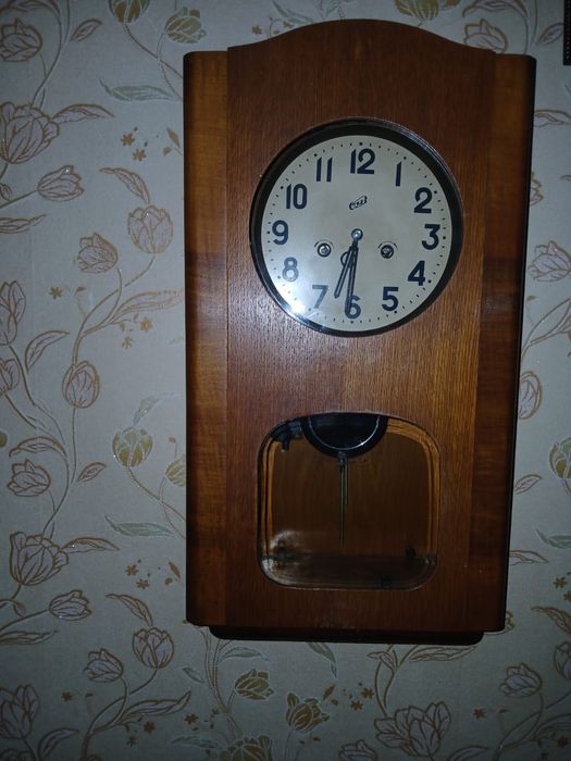 Продам настенные часы с боем