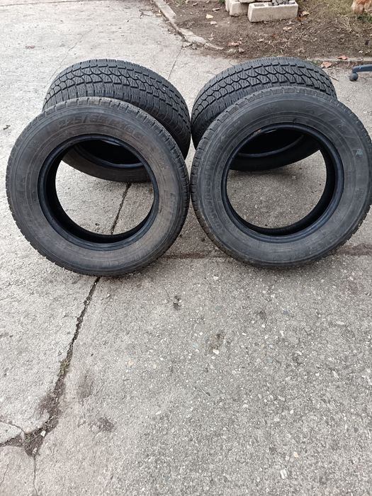 Vând anvelope de iarna  MS 225/65 R16C