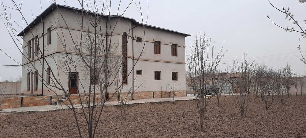 Богот тумани "Октепа" махалласида 2400 кв.м ховли жой сотилади.