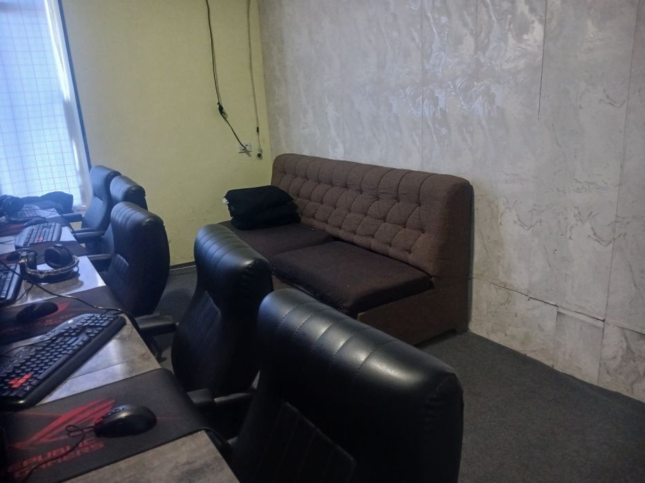 Kreslolar sotiladi 1 joyga bo‘lsa 800 mingdan