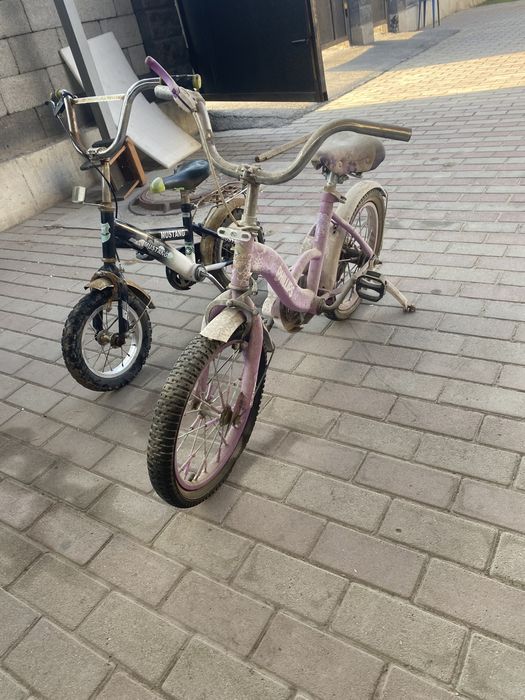 Продам 2 детских велосипеда целые на ходу