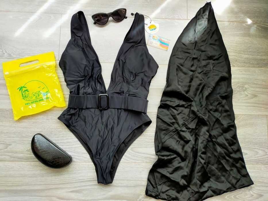 Costum de baie Nou + accesorii