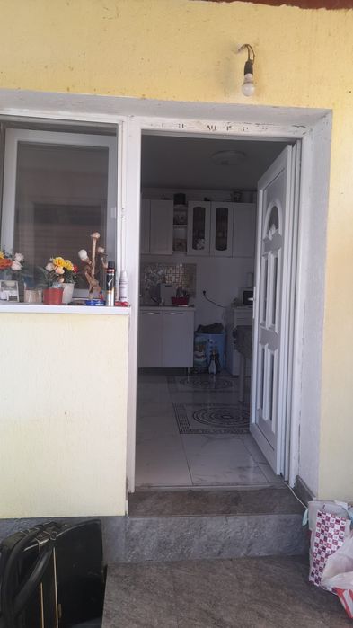 Vînd apartament.