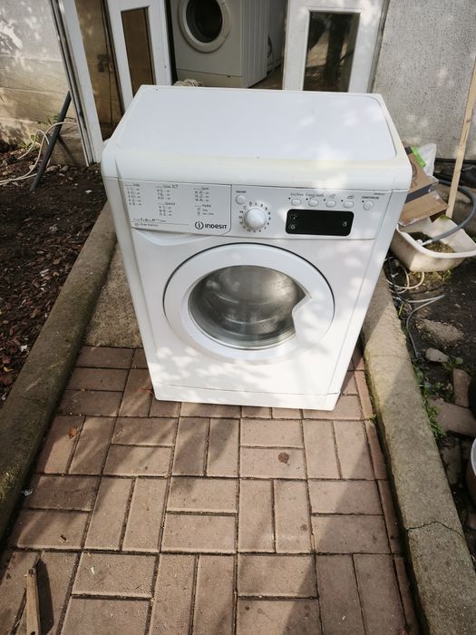 Mașina de spălat rufe Indesit Slim