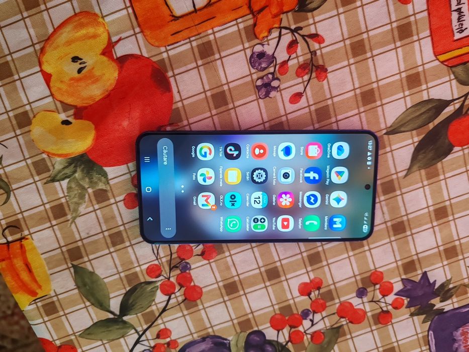 Vând Samsung s25