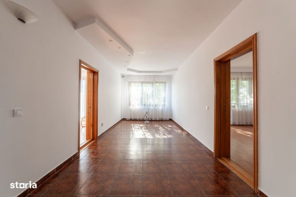 Casa spatioasa cu 8 camere - Pitesti - 0% Comision