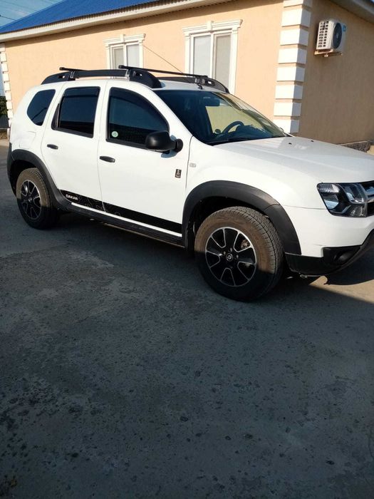 Renault Duster машина