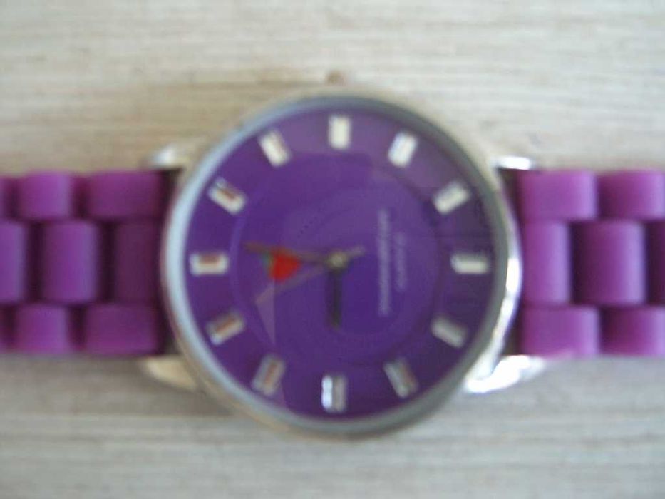 Водоустойчив дамски часовник "Roxy"