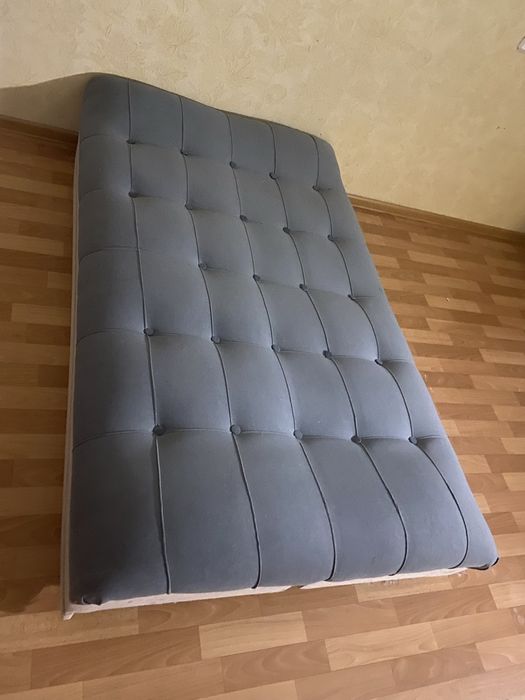 Продам диван,не звоните,пишите в ватсапе