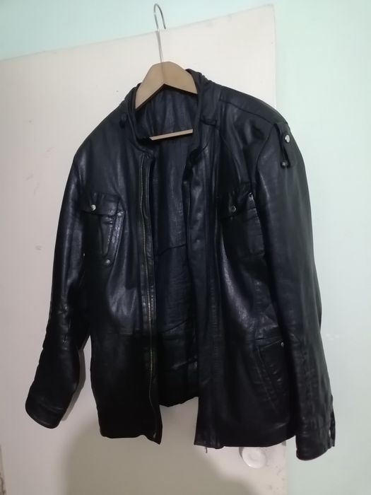 Продам кожаные куртки.