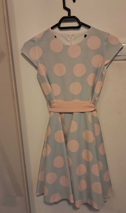 Rochiță satin, calitativă(9-11 ani),în stare impecabilă