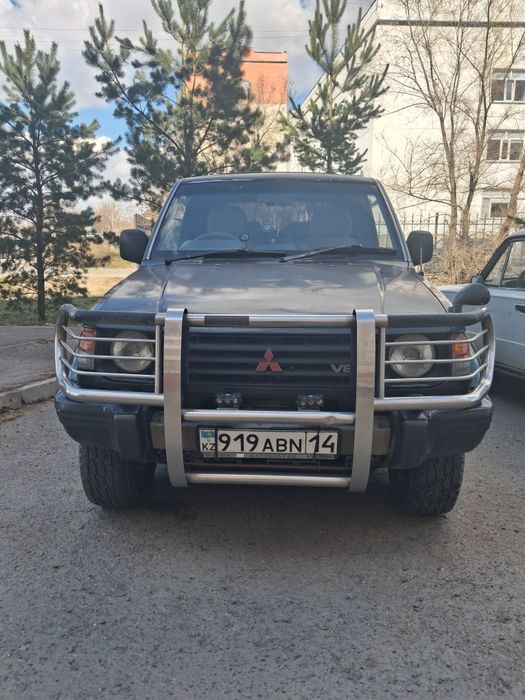 Митсубиси Паджеро 2