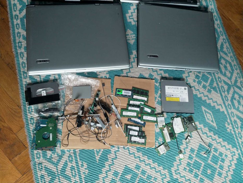 Lot piese laptop acer asus hp compaq averatec,rami,tastaturi,placi etc
