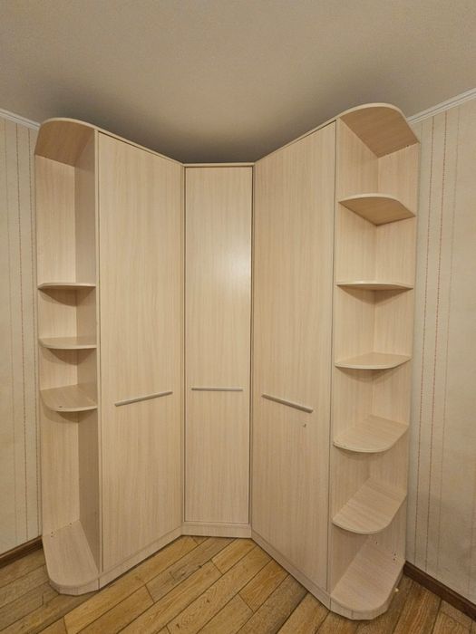 Продам спальный гарнитур