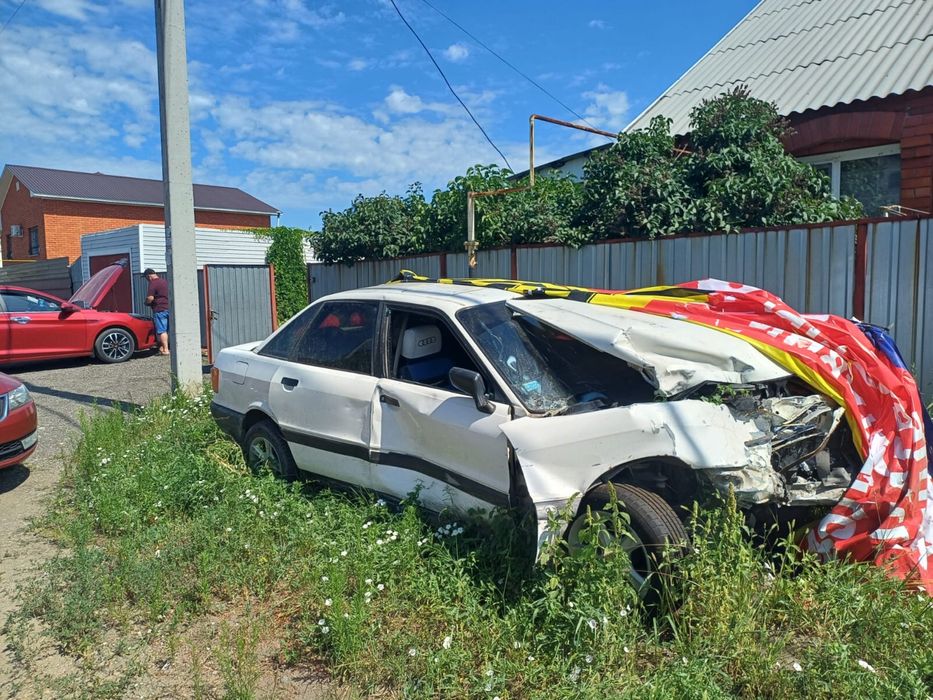 Audi 80 B3, 1987г , двигатель 1.8. Механика