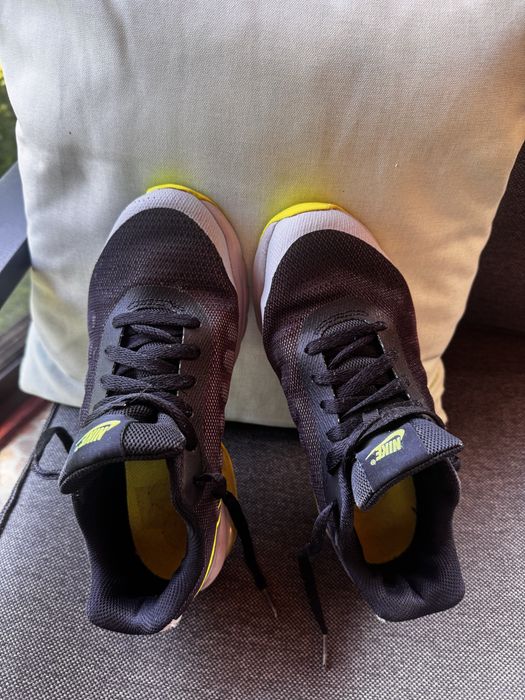Nike Air Max Invigor / Маратонки / детски /