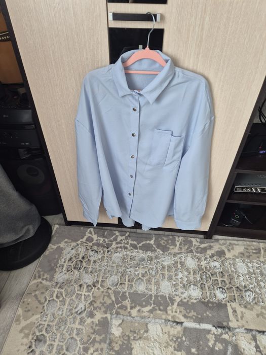 Продам  женскую блузку.