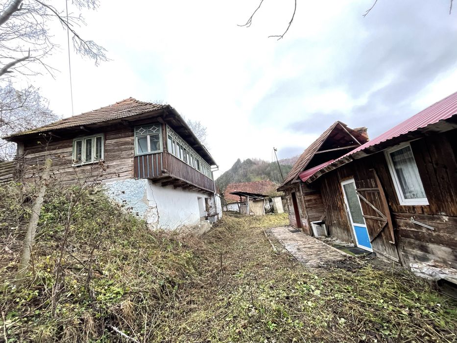 Vand casa veche Ocolis, jud. Alba. 2835 mp teren