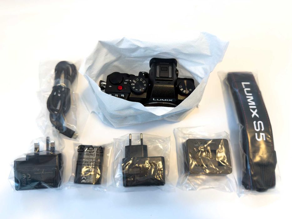 Panasonic Lumix S5 - неразличим от нов !