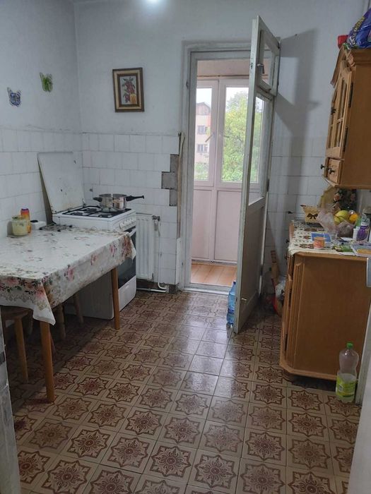 Vand Apartament 3 camere