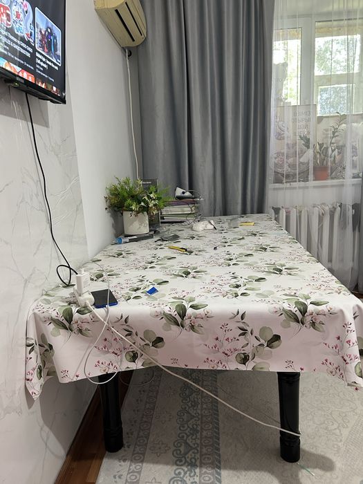 Продам сапальный кравать и комод