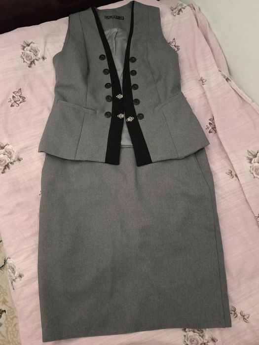 Мұғалімге арналған мектеп формасы