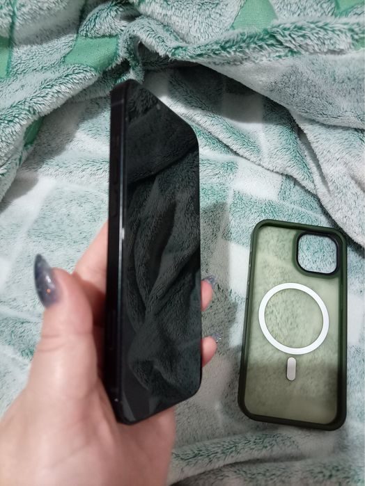 Продам айфон 13 -128