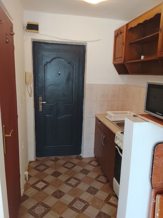 Dau în Chirie garsoniera