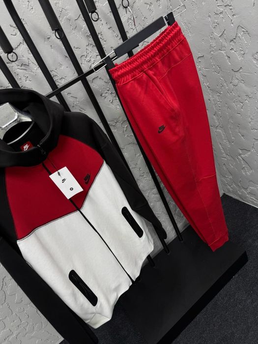 Nike Tech Fleece спортен екип активен джоб